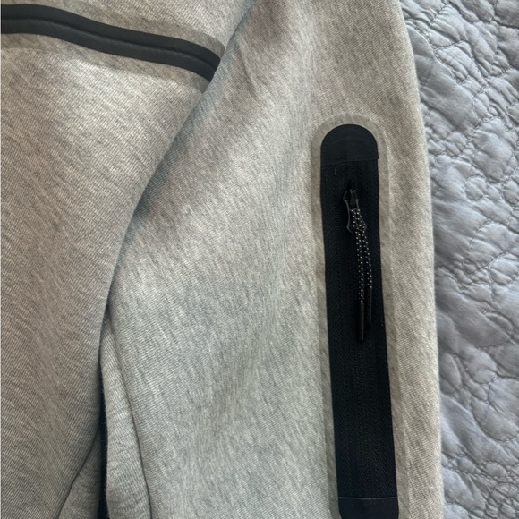 Nike Tech Jacket - Picture 4 of 4